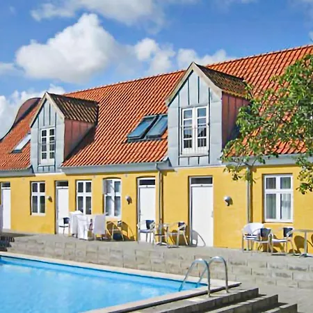 Beautiful In With Outdoor Swimming Pool